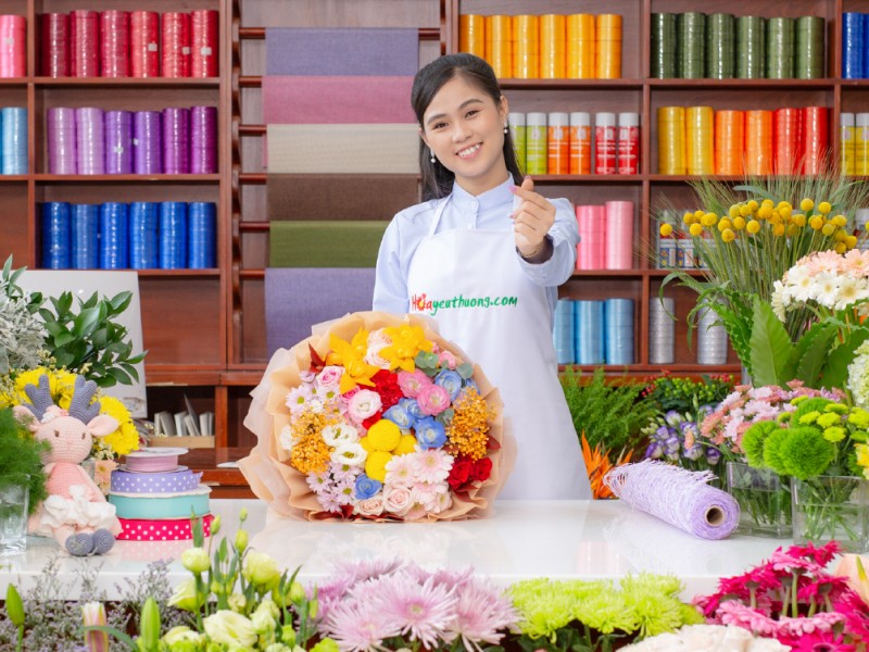 Sinh viên ngành Thương mại điện tử, khoa Tài chính Thương mại Tham quan công ty Cổ Phần Color Life – Thương hiệu Hoa HoaYeuThuong.com