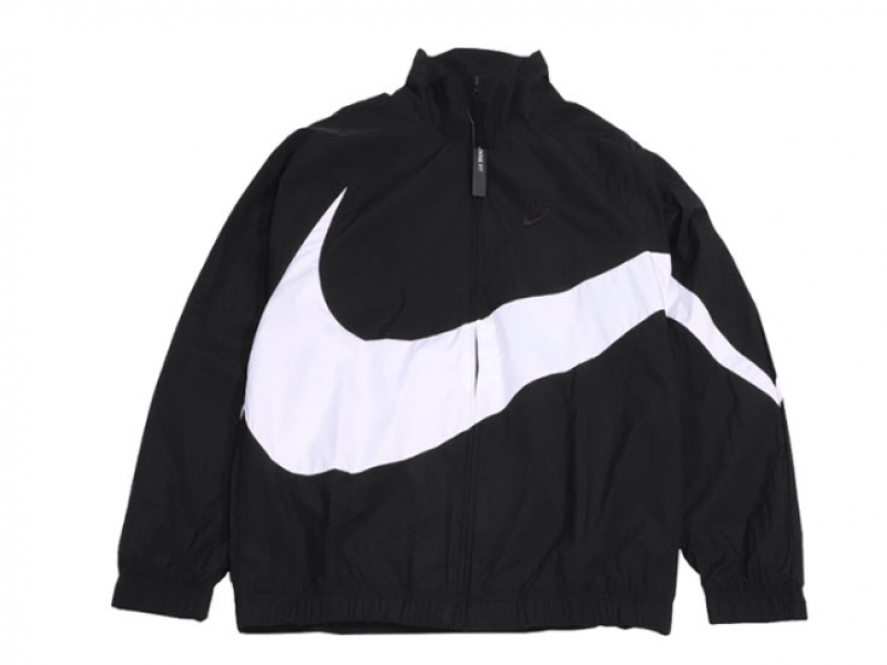  T Fan Nike đứng ngồi không yên vì dòng áo khoác Nike Big Swoosh Fan Nike đứng ngồi không yên vì dòng áo khoác Nike Big Swoosh
