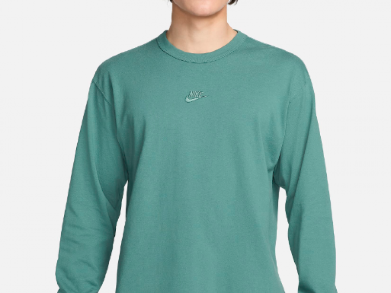 Nike Sportswear Premium Essentials